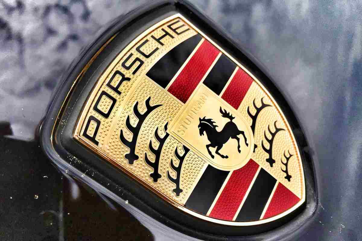 Porsche rubata, la fuga dura poco