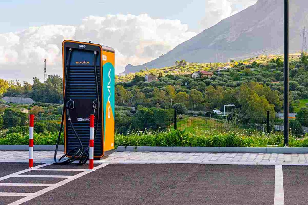 Ewiva, nuove centraline di ricarica per auto elettriche in Italia