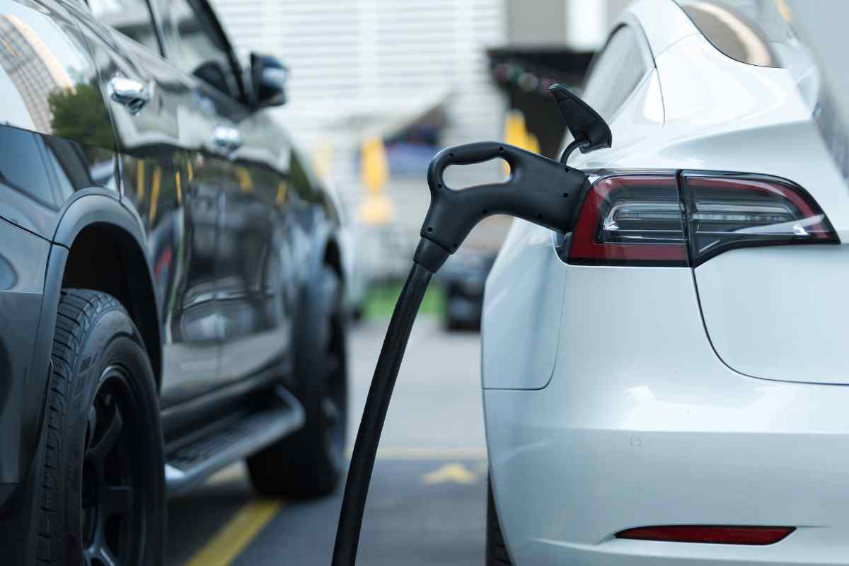 Auto elettriche diminuzione prezzi costi batterie Cina