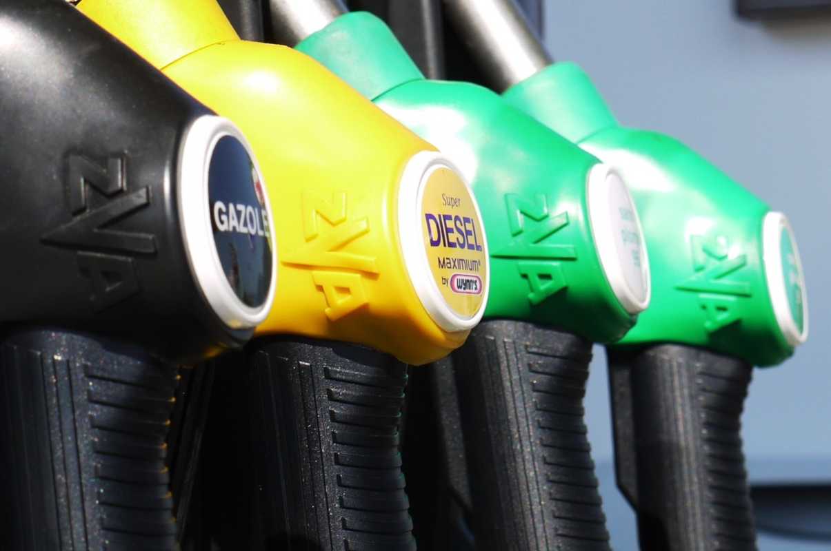 Benzina diesel nuovo aumento prezzi metà Febbraio