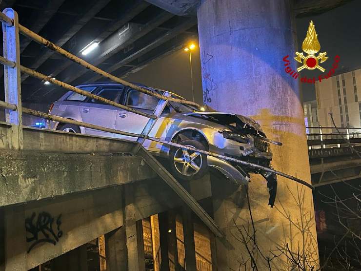 Pericolo Guardrail incidenti Auto Elettriche