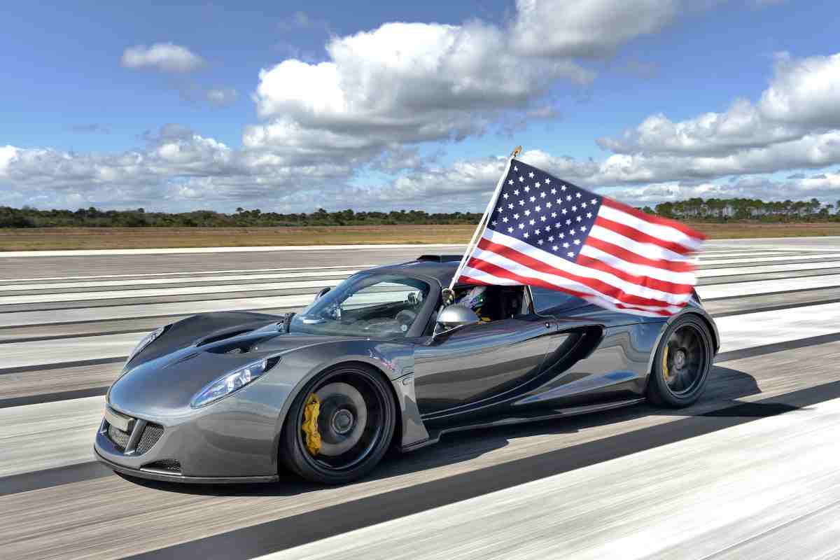 Hennessey Venom F5 record velocità