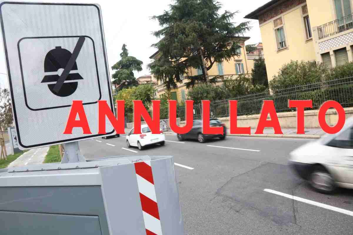 Autovelox vietato lampeggiare fari auto