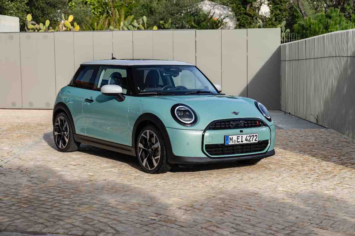 MINI Cooper S, il nuovo allestimento a benzina