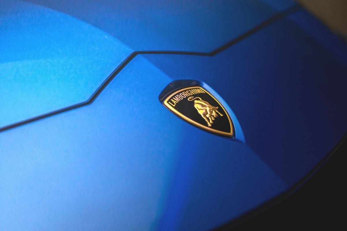 Lamborghini futuro auto elettriche motore storia