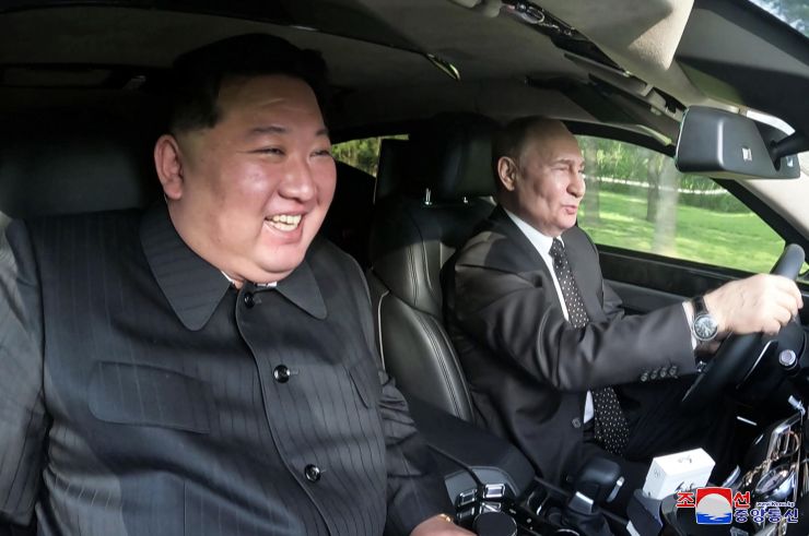 Putin regala una limousine a Kim Jong-Un