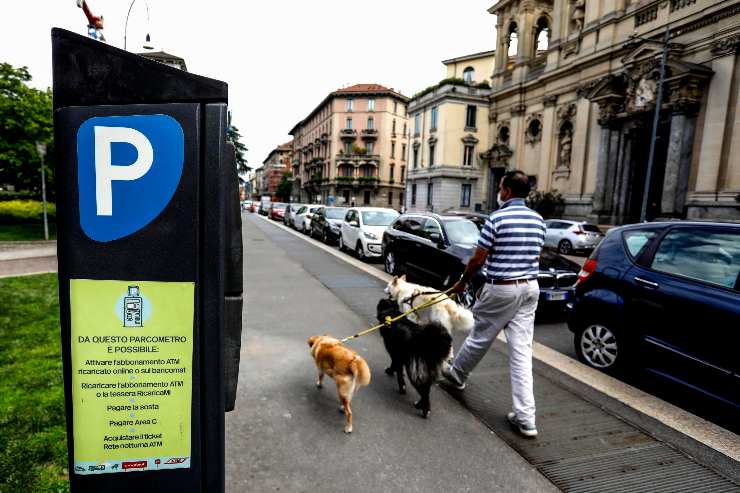 Parcheggio a pagamento SUV a Milano