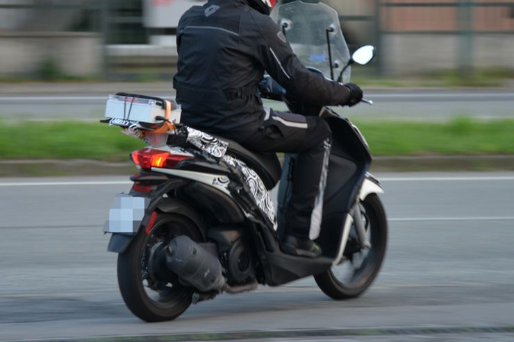 Nuova Piaggio foto spia a Torino