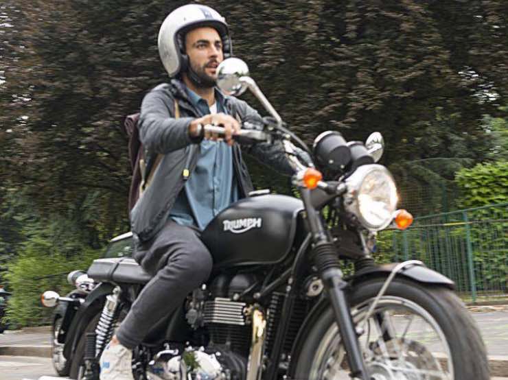 Triumph moto Marco Mengoni