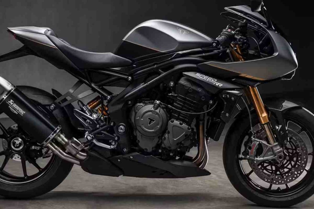 Triumph moto in regalo offerta