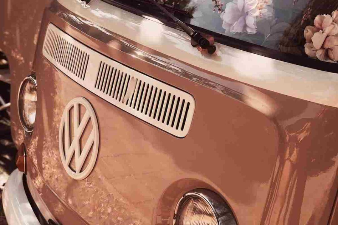 Volkswagen T2 identico all'originale